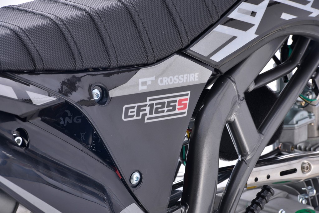 crossfire-cf125s-motorbike-features-suspension-handlebar-brakes-1