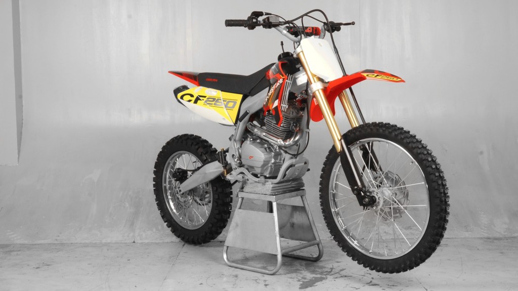 crossfire-motorcycle-cf250l-250cc-dirt-bike-performance-3