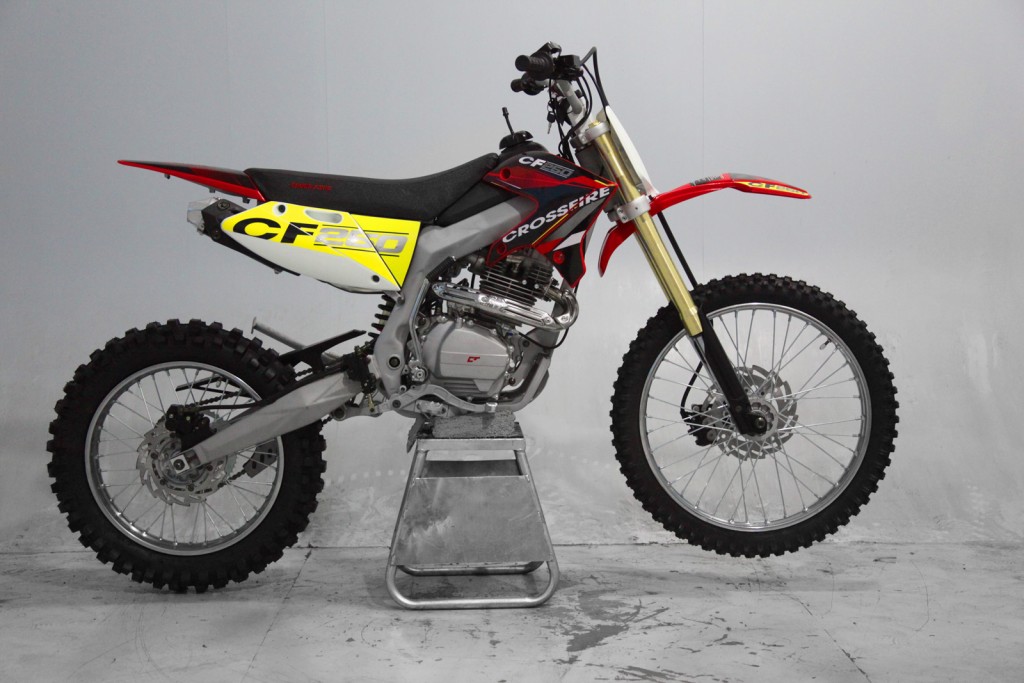 crossfire-motorcycle-cf250l-250cc-dirt-bike-performance-4