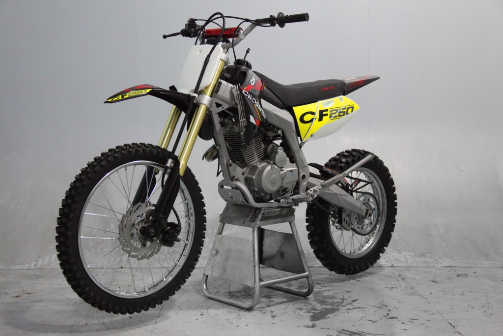 crossfire-motorcycle-cf250l-250cc-dirt-bike-performance-8