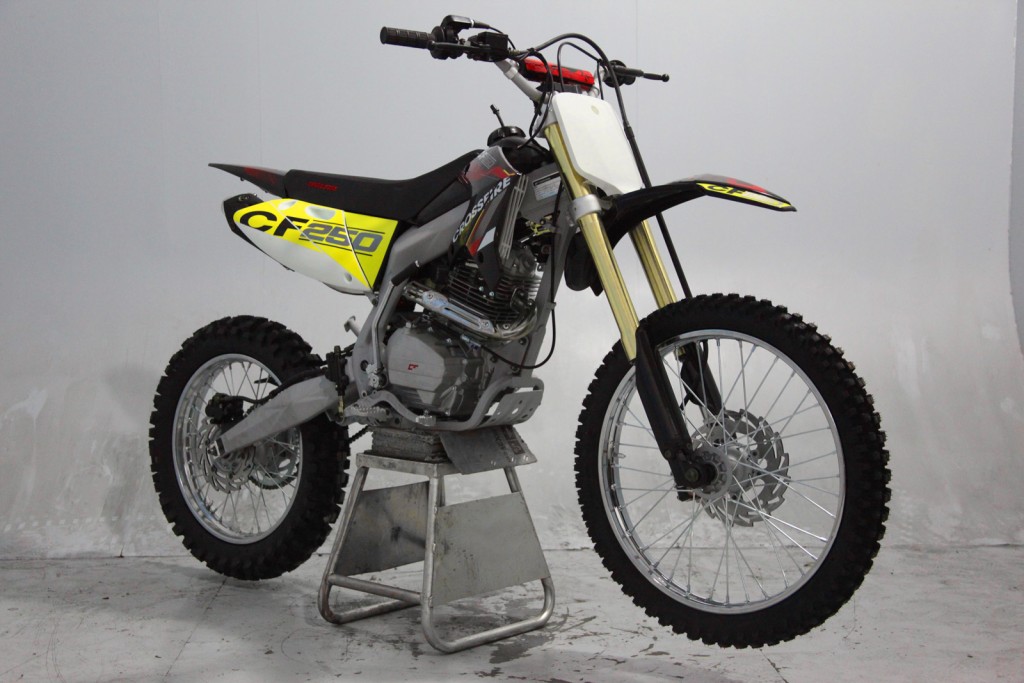 crossfire-motorcycle-cf250l-250cc-dirt-bike-performance-9